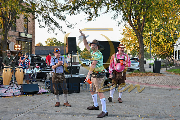Reclaimed Rail Octoberfest_10.10.26_069