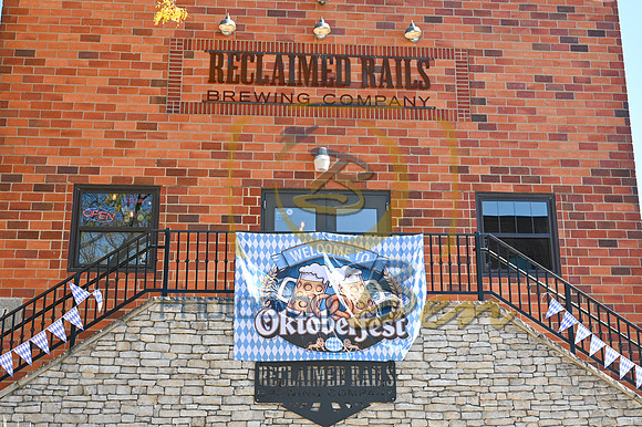 Reclaimed Rail Octoberfest_10.10.26_002