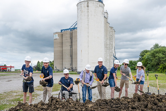 Grain District Ribbon Cutting 7.16.25_006