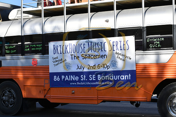 Parade_030