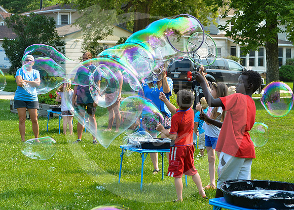 Bubbles_40 (1)