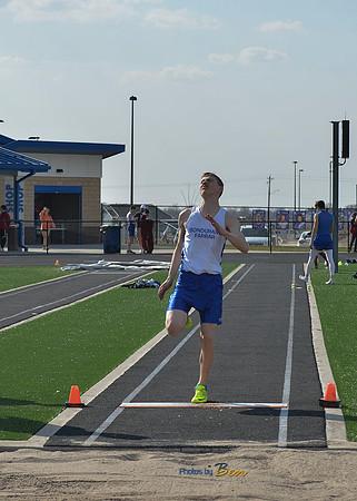 HS BOYS TRACK_050