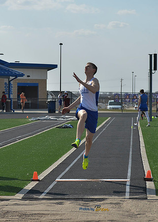 HS BOYS TRACK_051