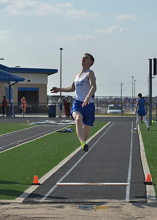 HS BOYS TRACK_052
