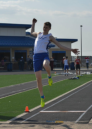 HS BOYS TRACK_081