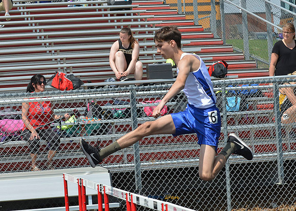 CONFERENCE BOYS TRACK_105