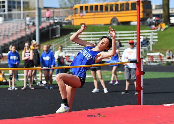CONFERENCE GIRLS TRACK_214
