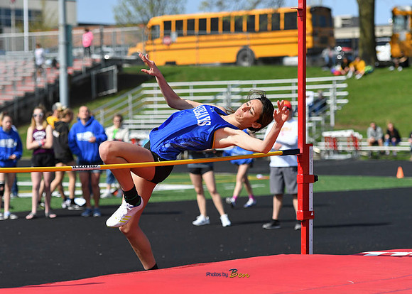 CONFERENCE GIRLS TRACK_215