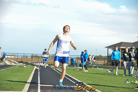 B-TRACK_001