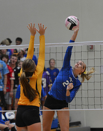 VOLLEYBALL_19