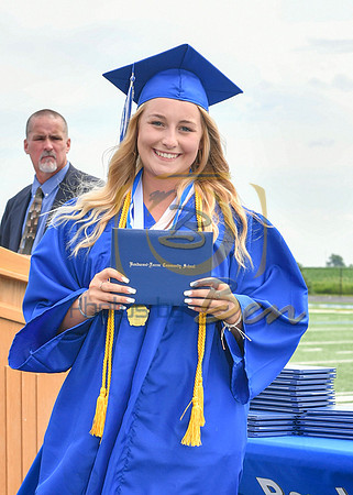 GRADUATE_082