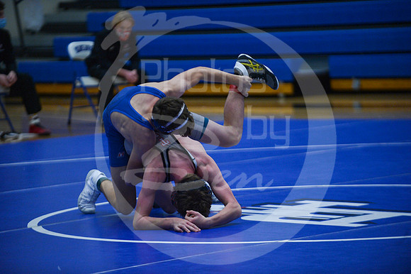 JV-WREST_Gilbert_003