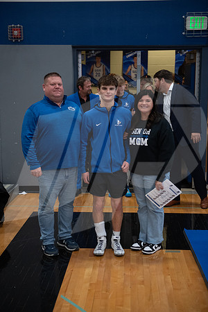 20241219WrestlingSrNight_005