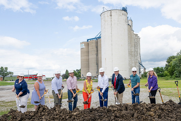 Grain District Ribbon Cutting 7.16.25_013