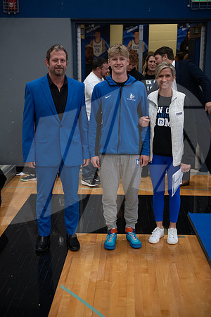 20241219WrestlingSrNight_009