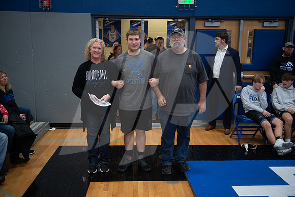 20241219WrestlingSrNight_041