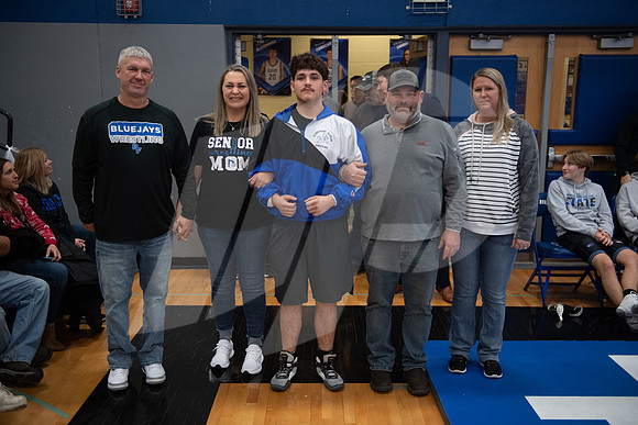 20241219WrestlingSrNight_035