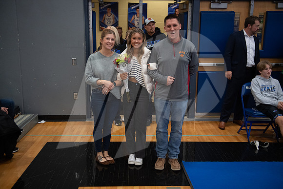 20241219WrestlingSrNight_042
