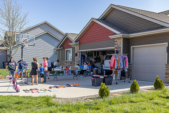 2022 GarageSale_012