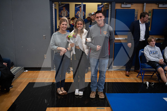 20241219WrestlingSrNight_045