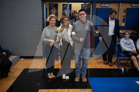 20241219WrestlingSrNight_046