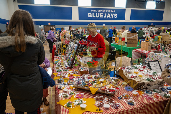 Farmers Market_12.8.24_042
